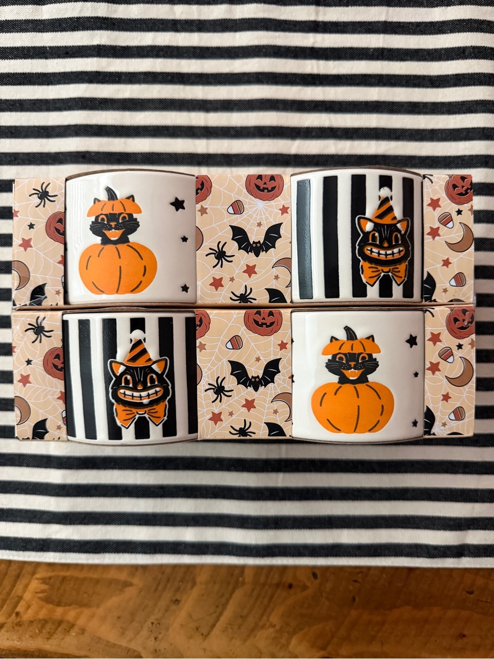 Retro Vintage style Halloween Ramekins Set of 4 - Picture 5 of 5